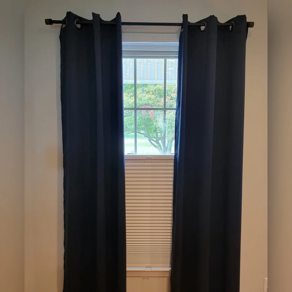 Sun‎ Zero 100% Blackout Grommet Curtains 2 Panels 40